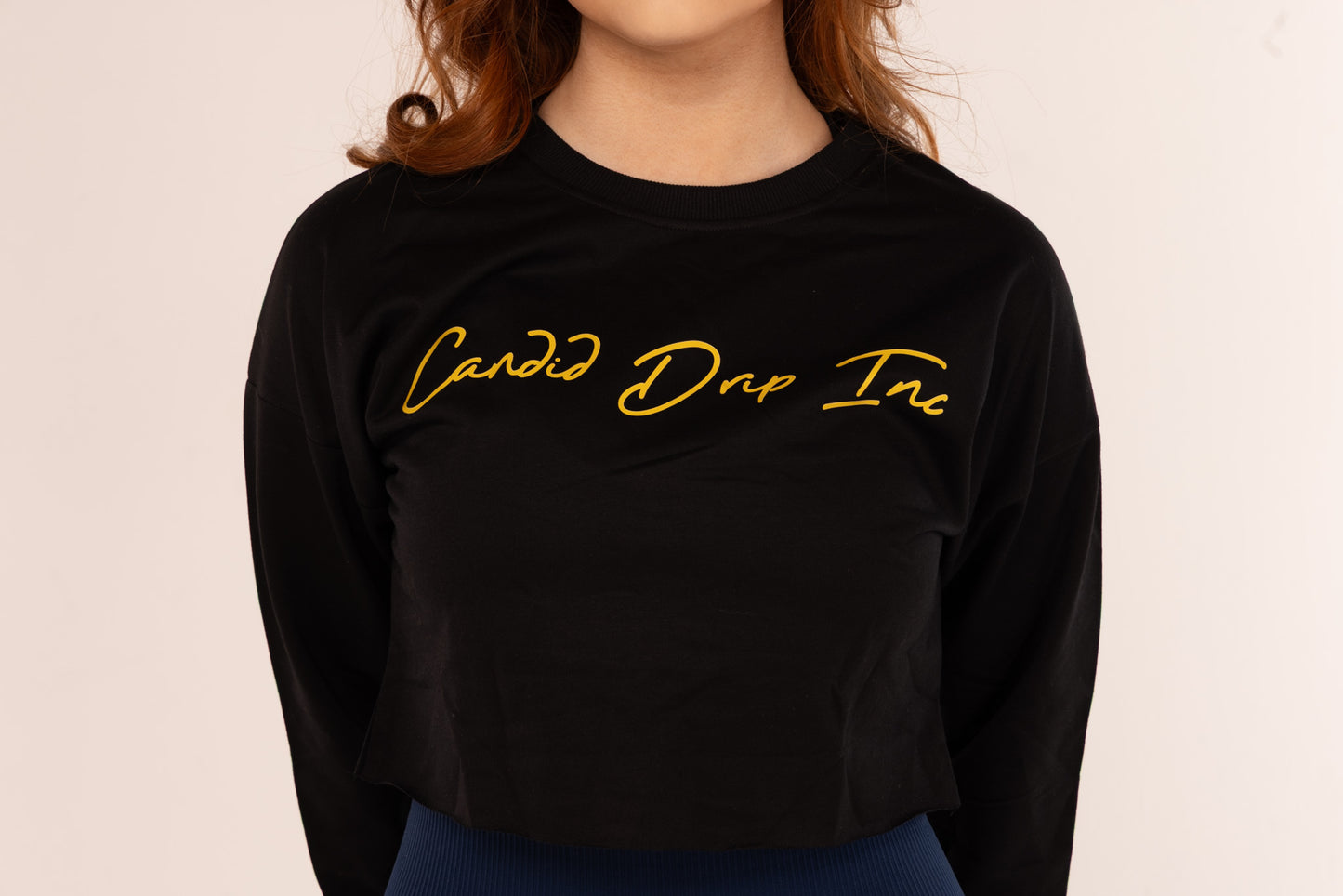 Petite Signature Cropped Sweatshirt – Black